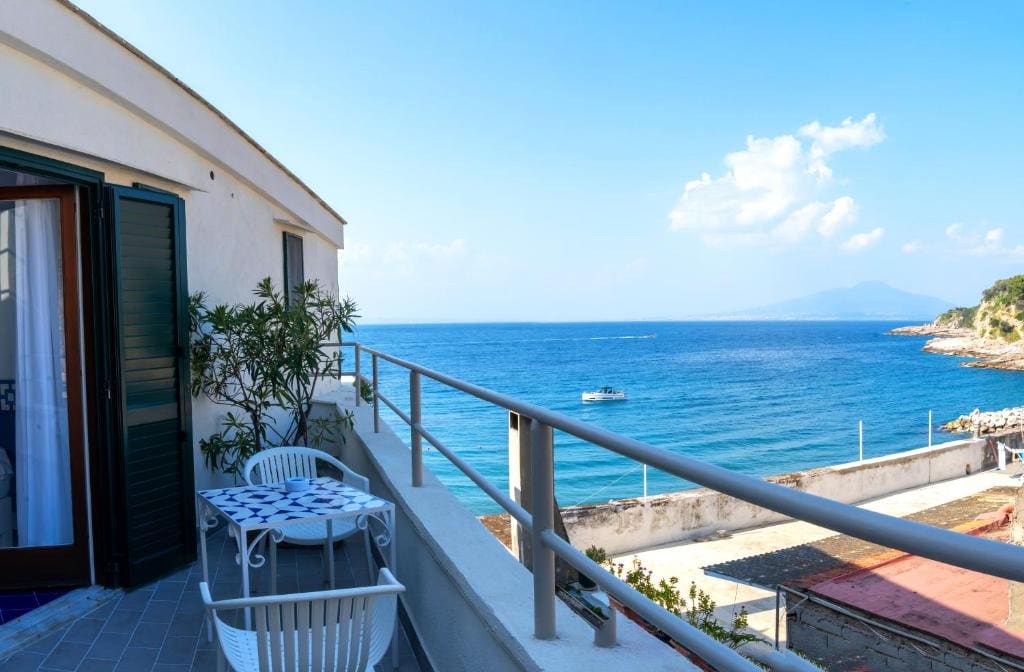 Double or Twin Room with Partial Sea View room - Image 2