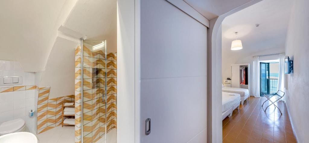 Triple Room with Sea View room - Image 1