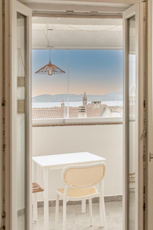 Deluxe Double Room with Balcony room - Image 1