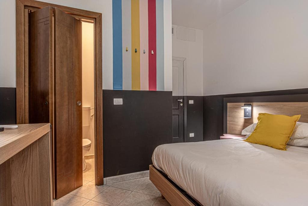 Deluxe King Room room - Image 3