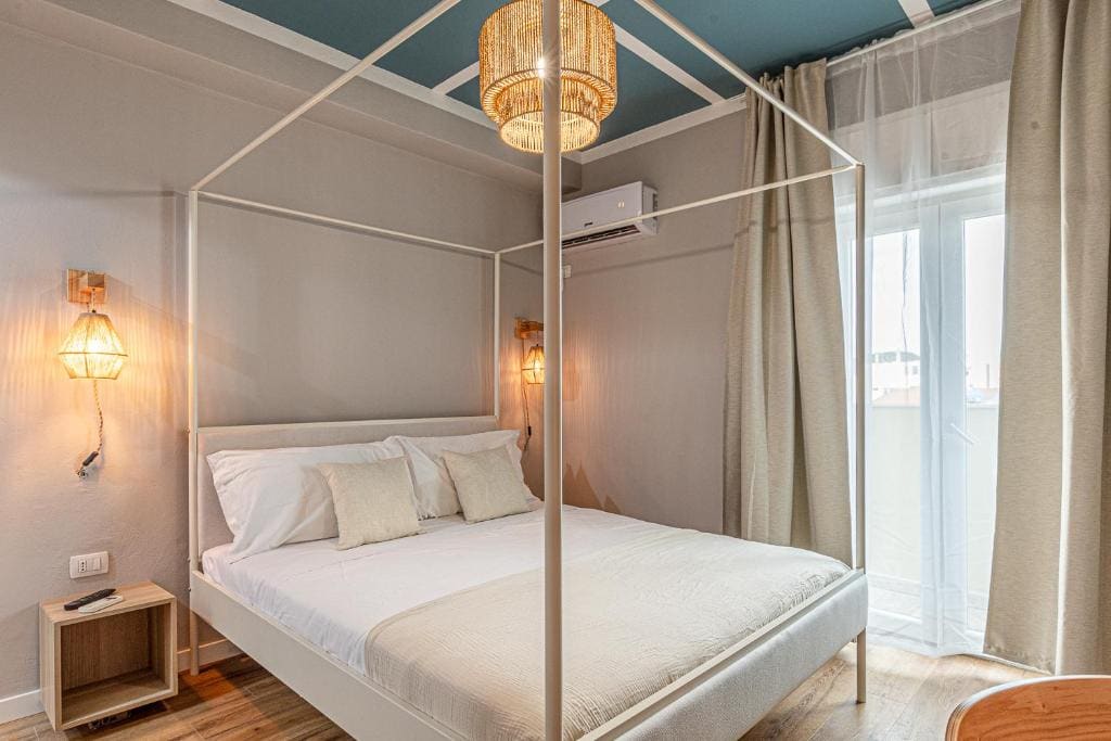 Double Room with Private Bathroom room - Image 3