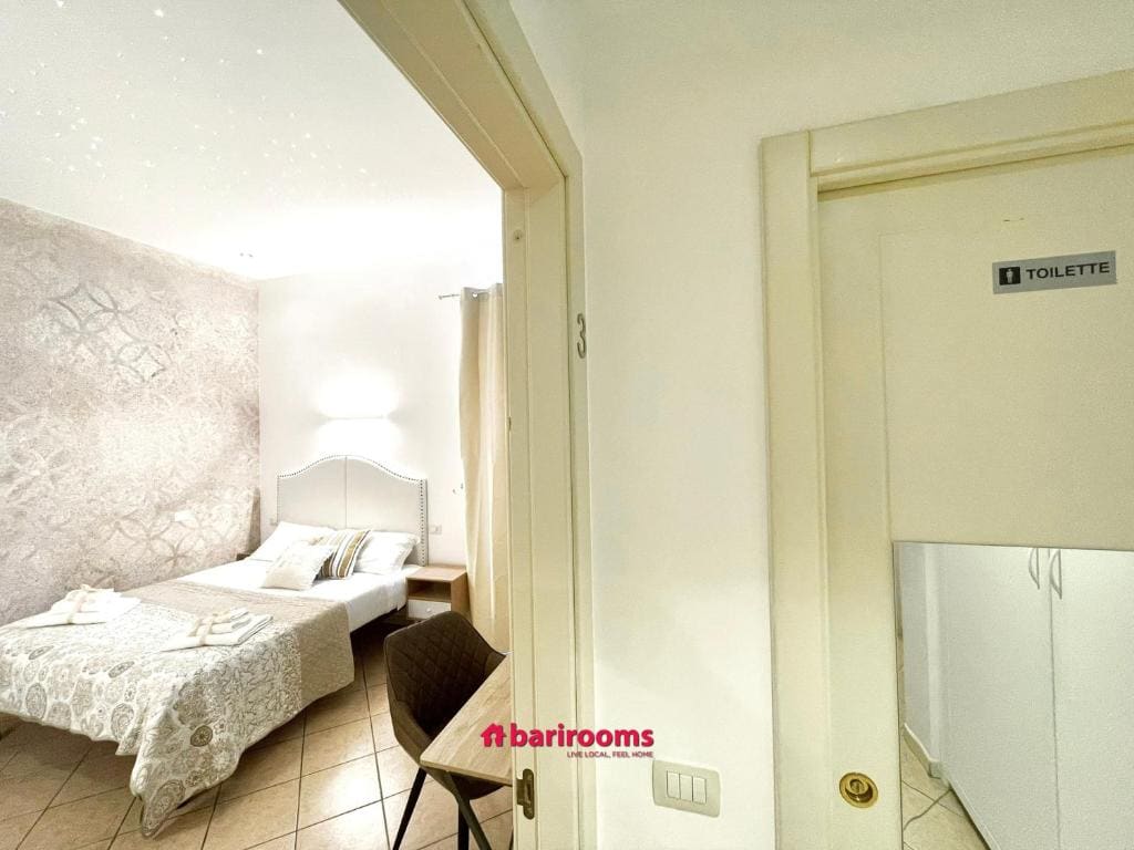 Basic Triple Room with Shared Bathroom room - Image 1