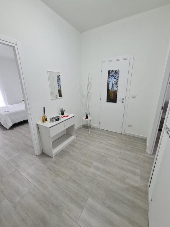 Apartment room - Image 3