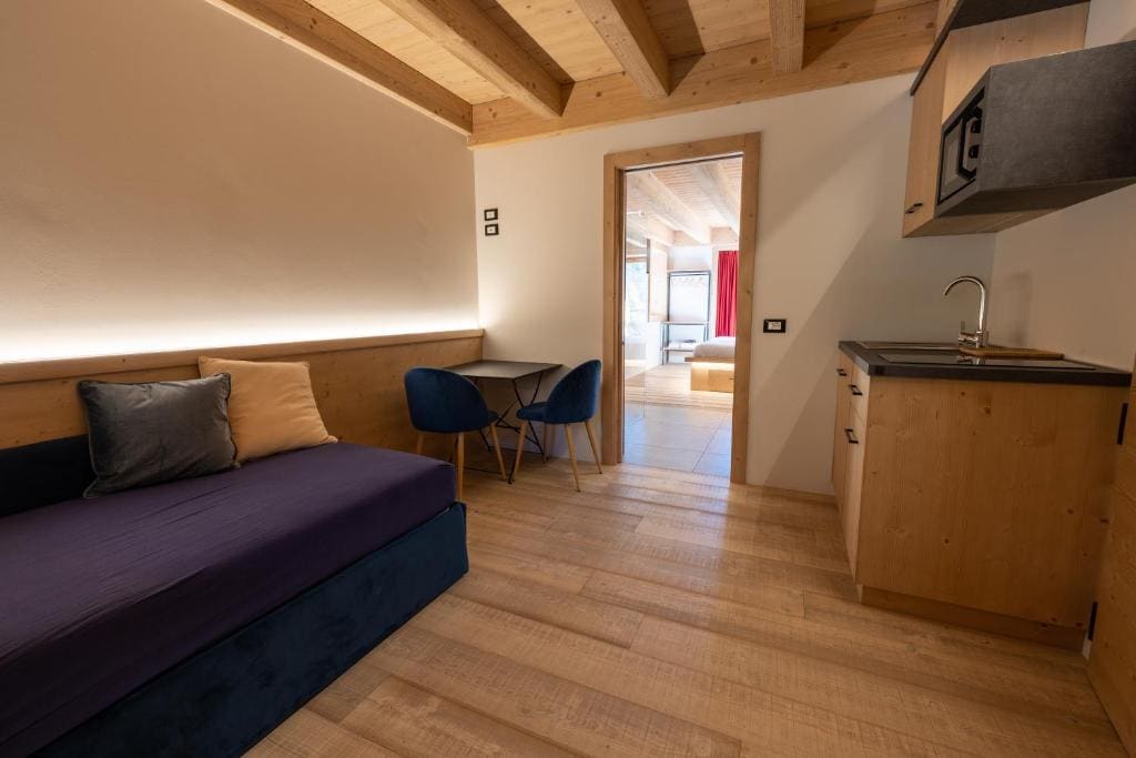 Junior Suite with Balcony room - Image 3