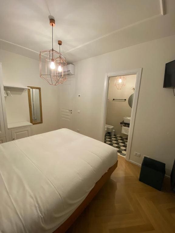Double Room with Private Bathroom room - Image 1