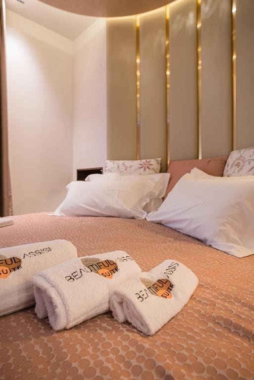 Deluxe Room room - Image 2