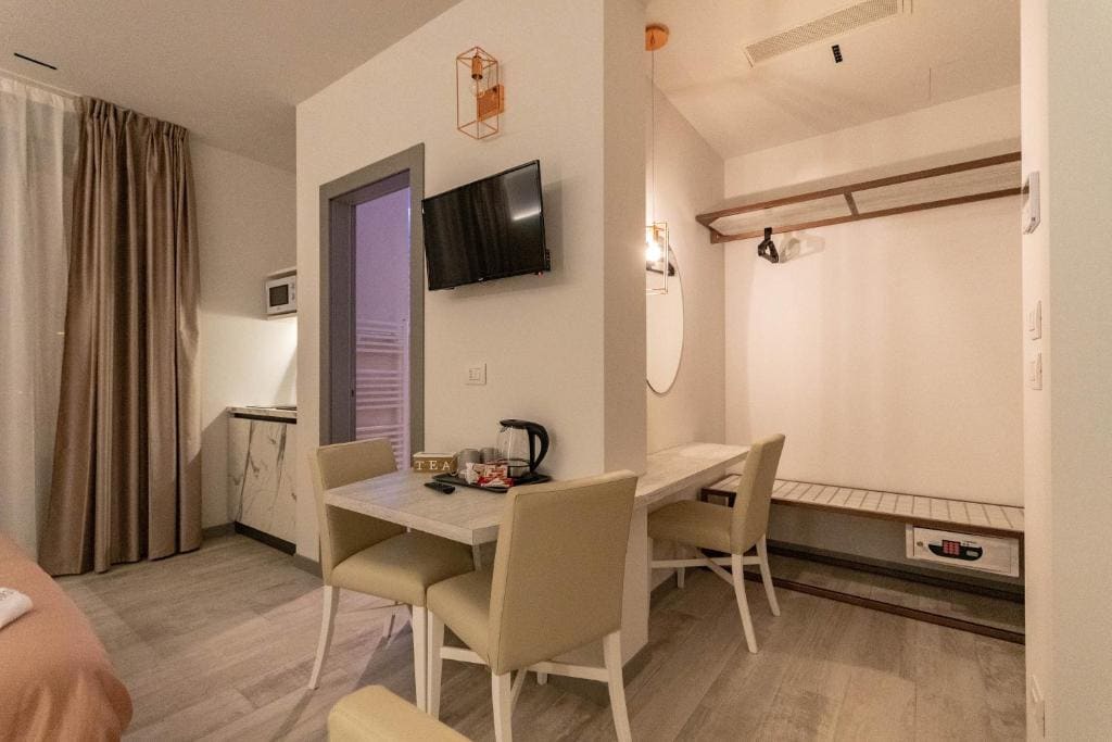 Standard King Room room - Image 1