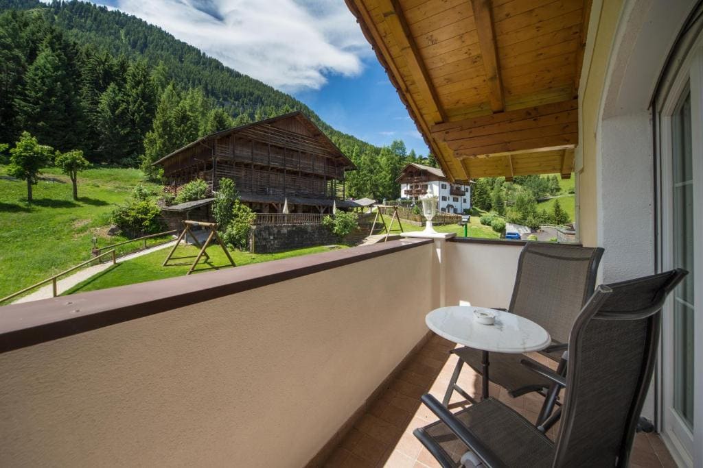 Double Room with Balcony room - Image 1