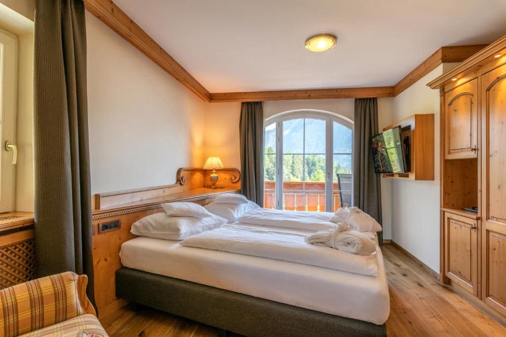 Suite with Balcony room - Image 2