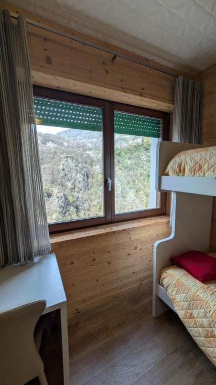 Quadruple Room with Mountain View room - Image 1