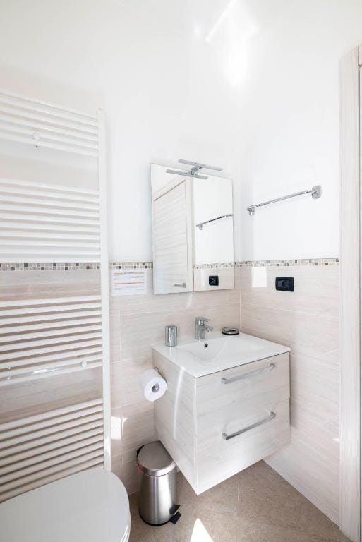 Standard Single Room with Mountain View room - Image 2