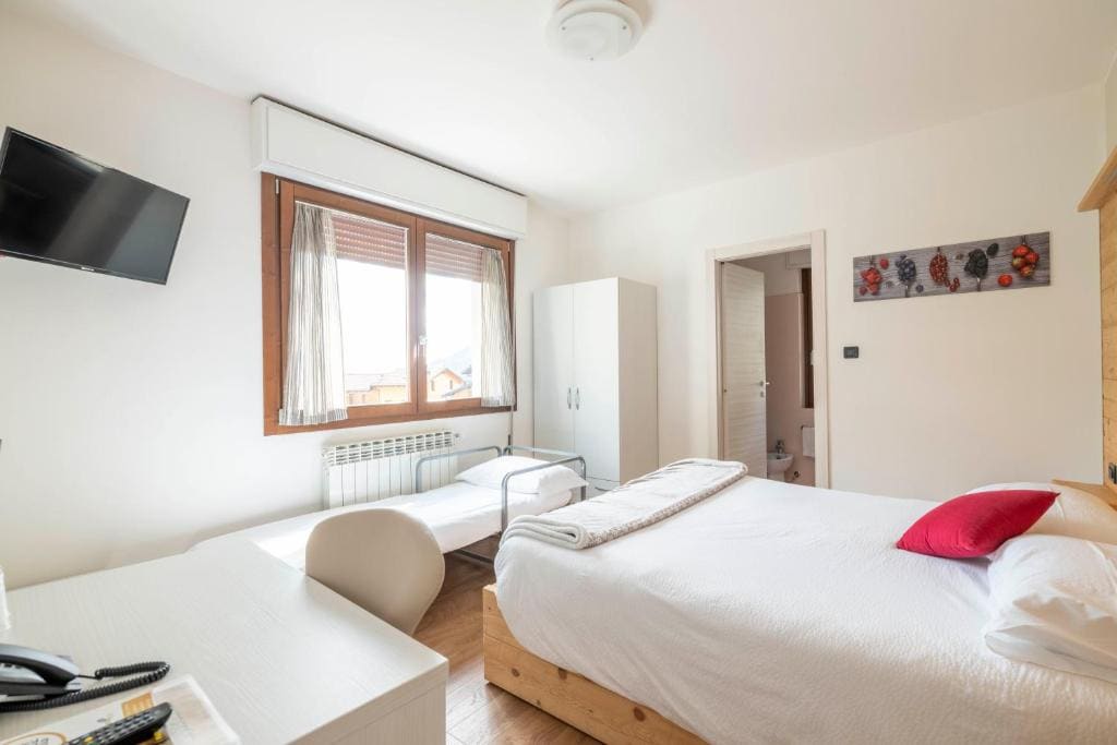 Triple Room with Mountain View room - Image 3