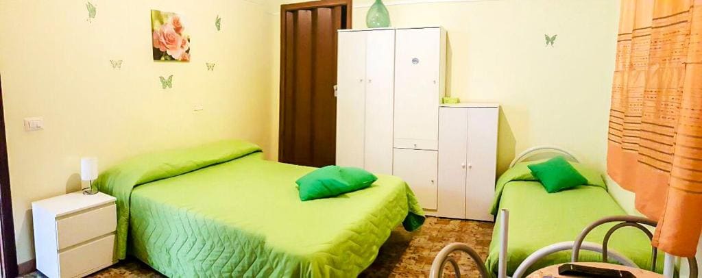 Double Room with Garden View room - Image 1