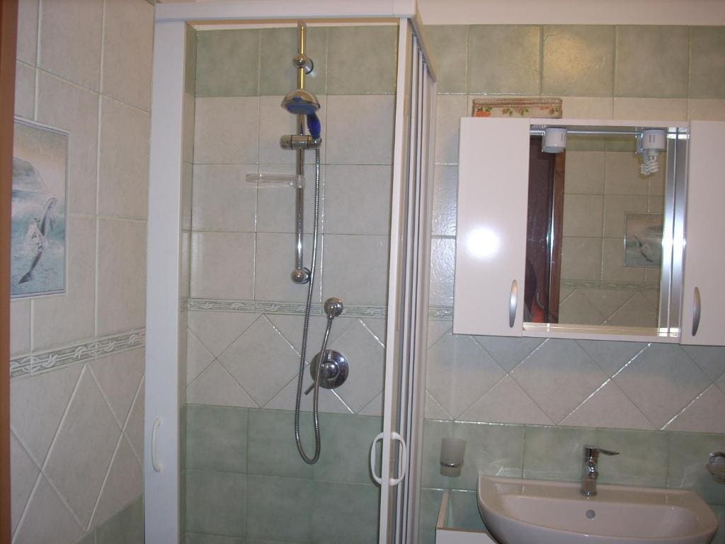 Standard Triple Room room - Image 1