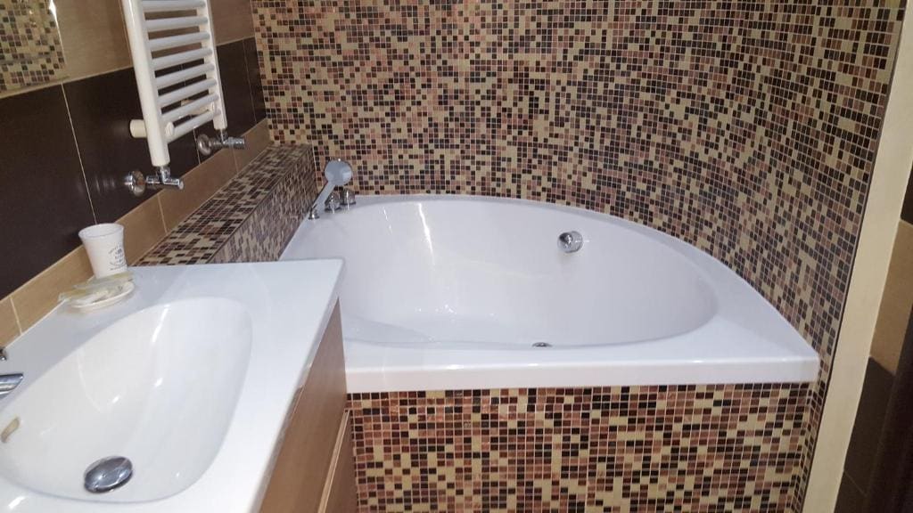 Deluxe Double Room with Bath room - Image 1