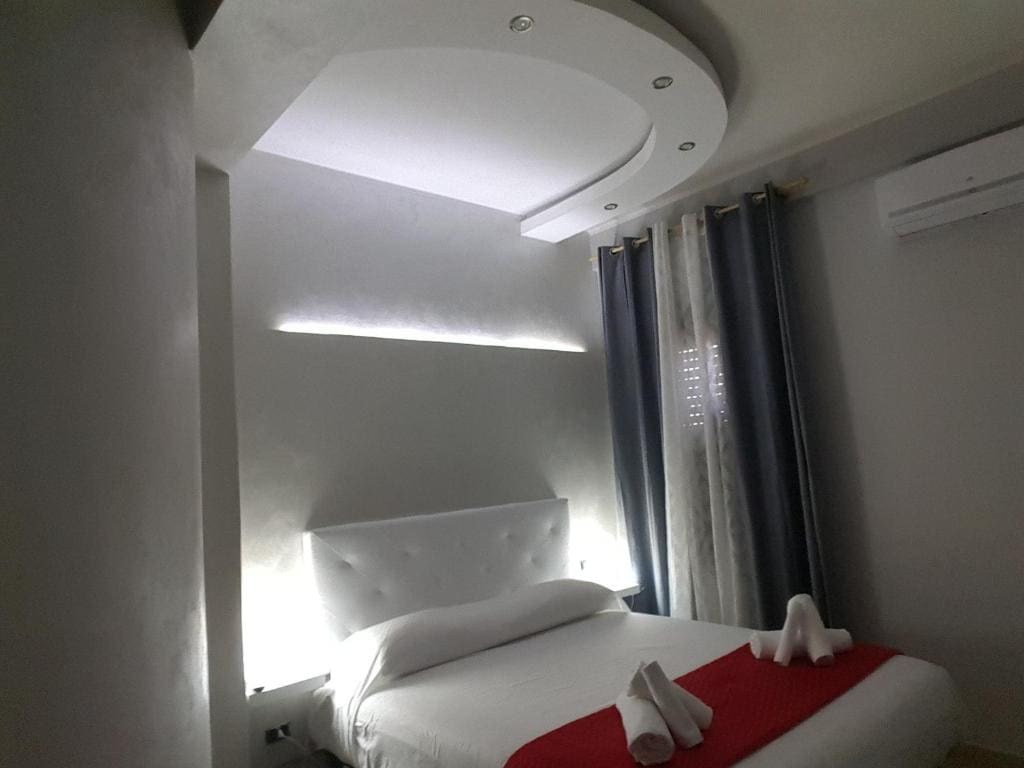 Deluxe Double Room with Bath room - Image 2