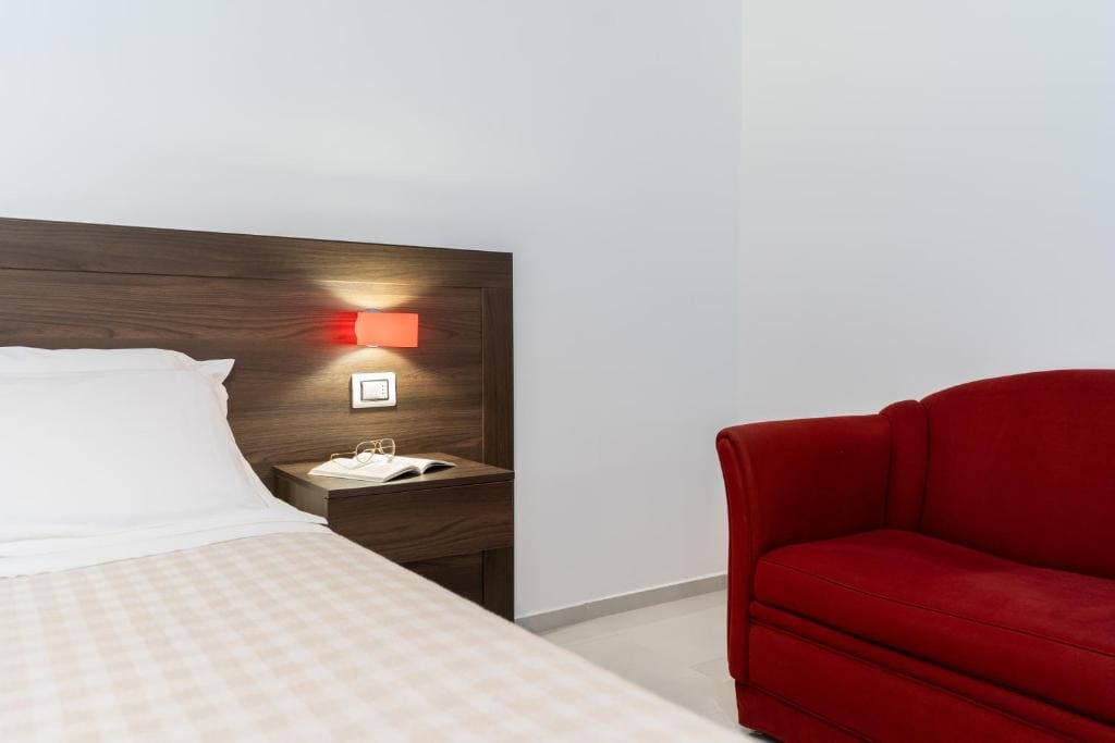 Superior Triple Room room - Image 2