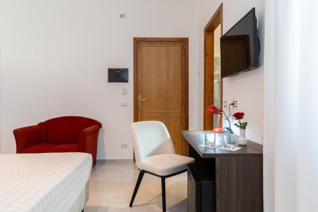 Superior Triple Room room - Image 1