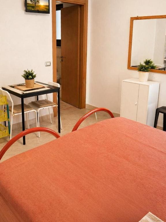 Large Double Room room - Image 2