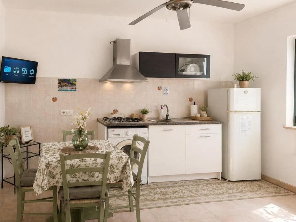 Vacation Home room - Image 3