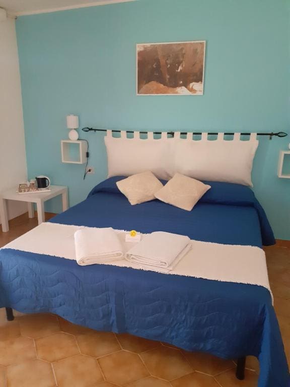 Standard Triple Room room - Image 3