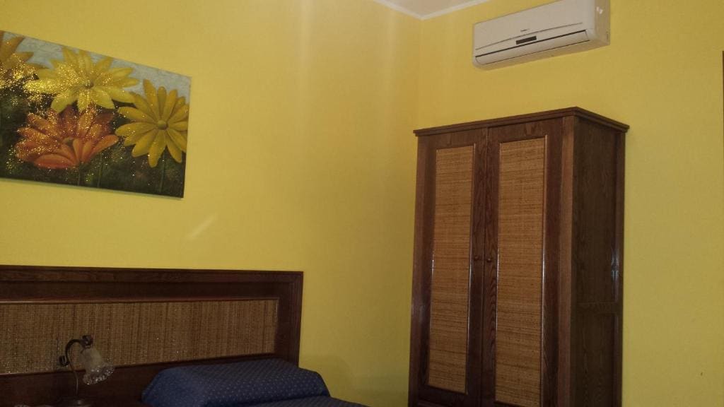 Deluxe Double or Twin Room room - Image 3
