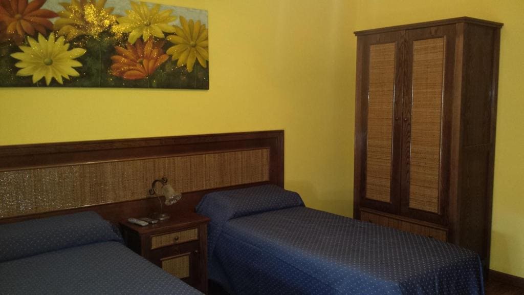 Deluxe Double or Twin Room room - Image 2