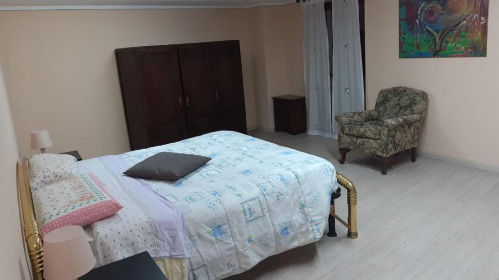 Deluxe Double or Twin Room with Spa Bath room - Image 2