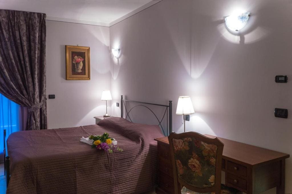Deluxe Double Room room - Image 3
