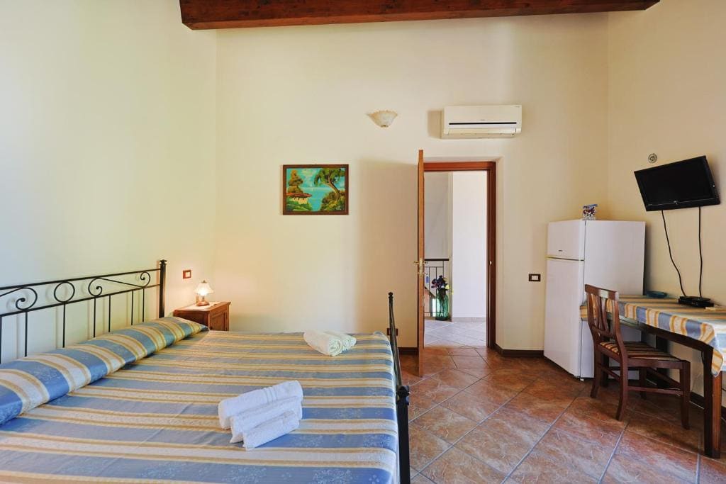 Triple Room with Shower room - Image 2