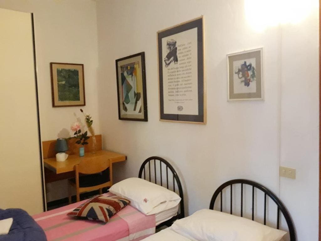 Triple Room with Shared Bathroom room - Image 1
