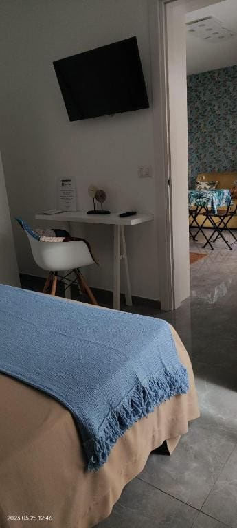 Superior Family Room room - Image 1