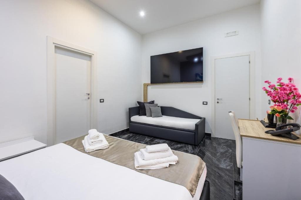 Comfort Quadruple Room room - Image 1