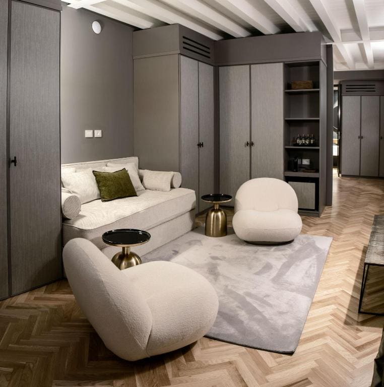 Suite room - Image 1