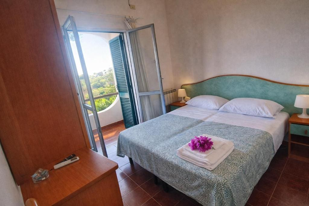 Single Room with Terrace room - Image 2