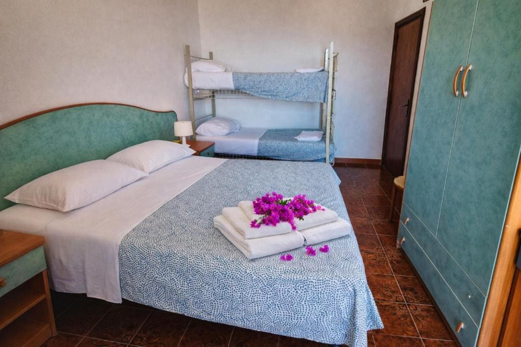 Quadruple Room with Sea View room - Image 1