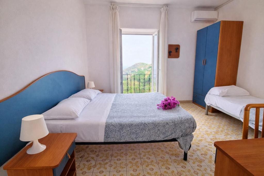 Triple Room with Sea View room - Image 1