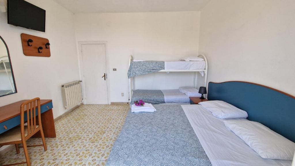 Quadruple Room with Private External Bathroom room - Image 1