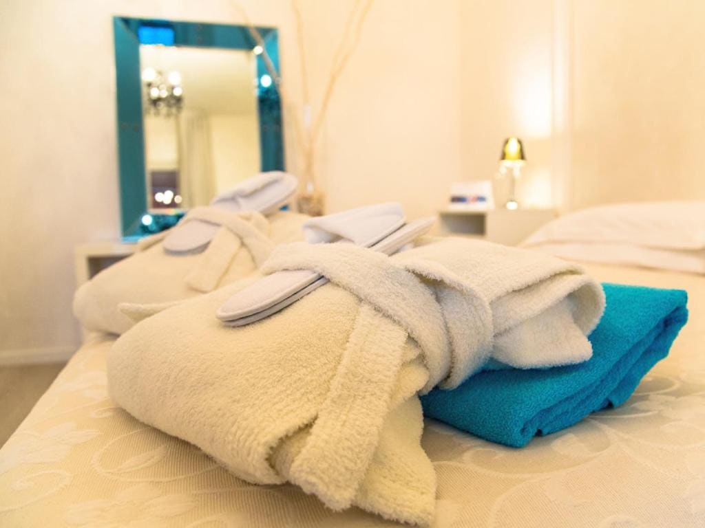 Deluxe Junior Suite room - Image 1