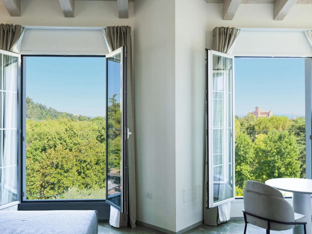 Luxury Suite room - Image 2