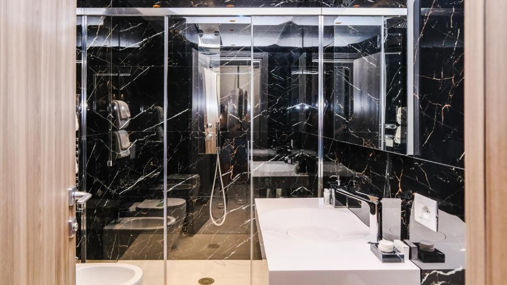 Luxury Suite room - Image 3