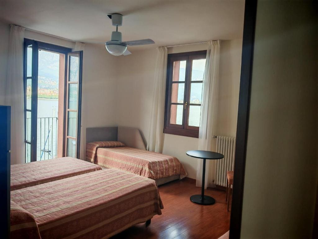 Superior Triple Room room - Image 3