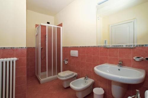Triple Room with Lake View room - Image 3