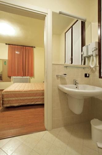 Double or Twin Room room - Image 2