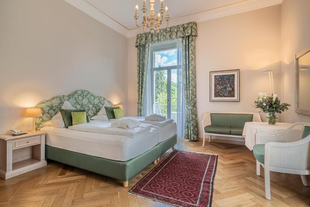 Deluxe Double Room room - Image 3