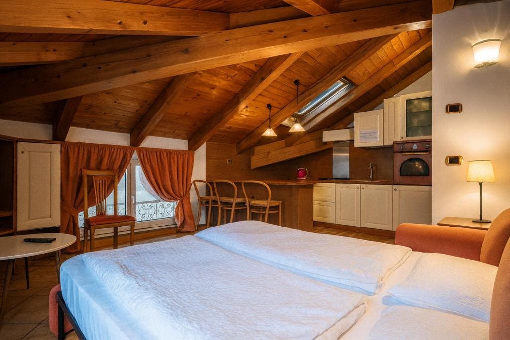 One-Bedroom Apartment - Attic room - Image 2