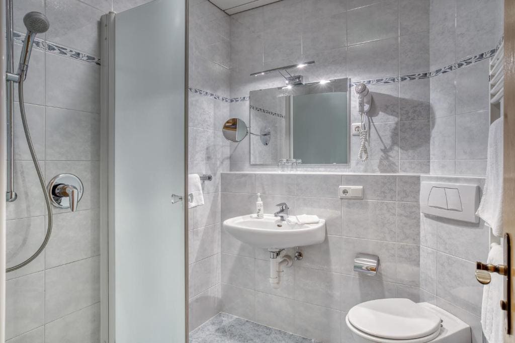Double Room with Balcony room - Image 1
