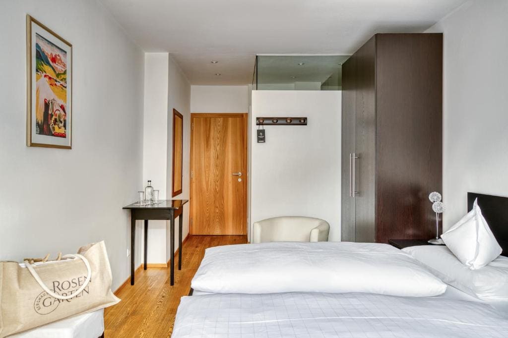 Small Double Room room - Image 3