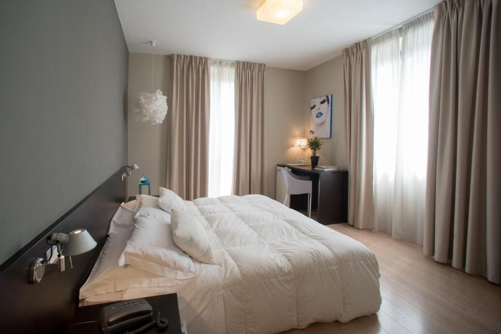 Superior Twin Room room - Image 2