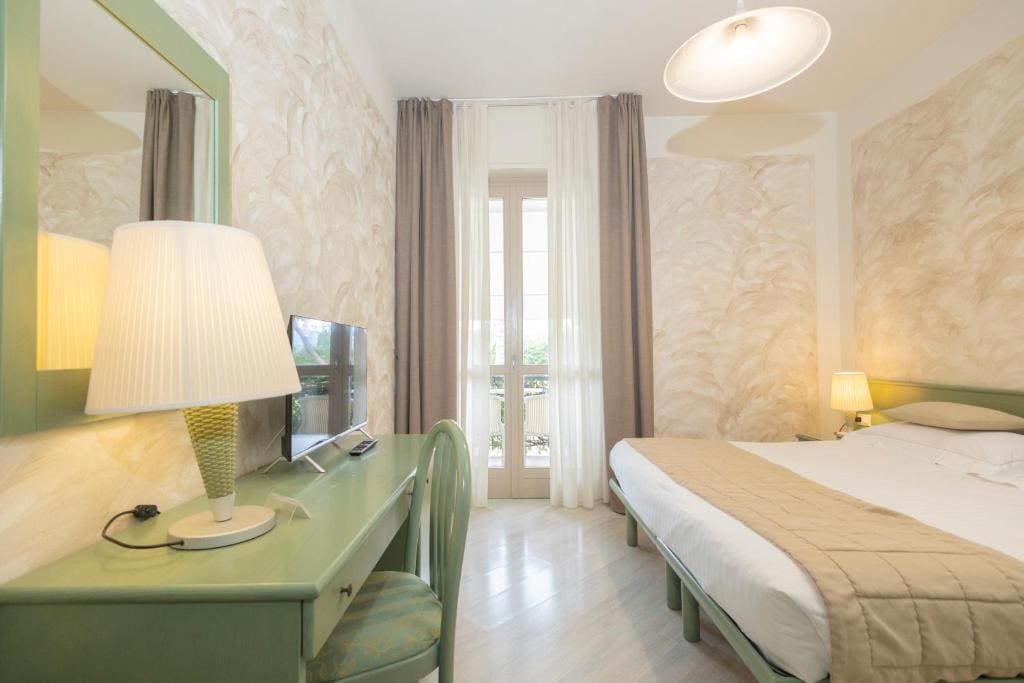 Basic Double Room with Balcony room - Image 3